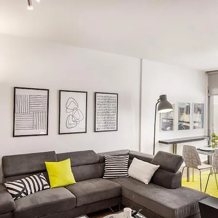 公寓 Luxurious Bright & Stylish 2br With Office In 尼科西亚