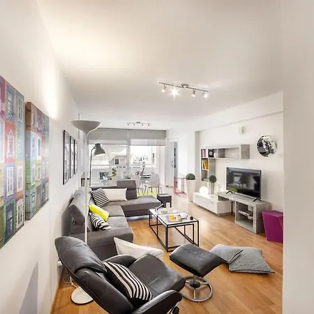 Διαμέρισμα Luxurious Bright & Stylish 2br With Office In