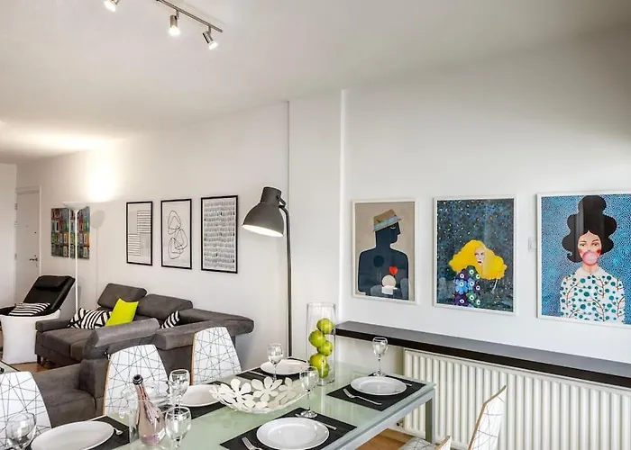 Luxurious Bright & Stylish 2br With Office In 公寓