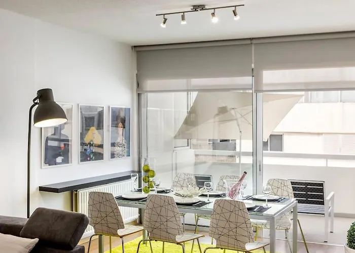 公寓 Luxurious Bright & Stylish 2br With Office In *