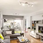 Luxurious Bright & Stylish 2br With Office In Апартаменти *