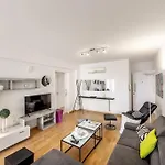 Luxurious Bright & Stylish 2br With Office In Nicosie