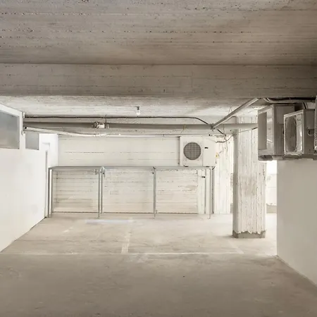 Luxurious Bright & Stylish 2br With Office In Nicosia