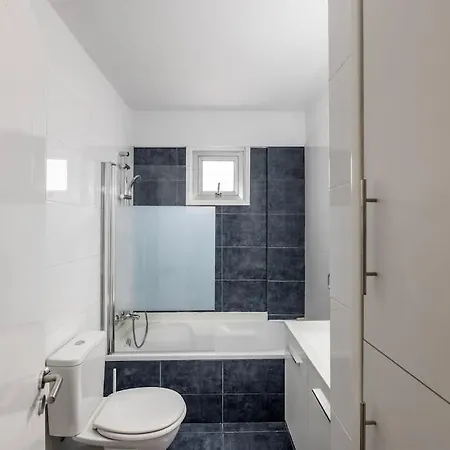 Apartment Luxurious Bright & Stylish 2br With Office In