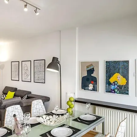Luxurious Bright & Stylish 2br With Office In Апартаменти