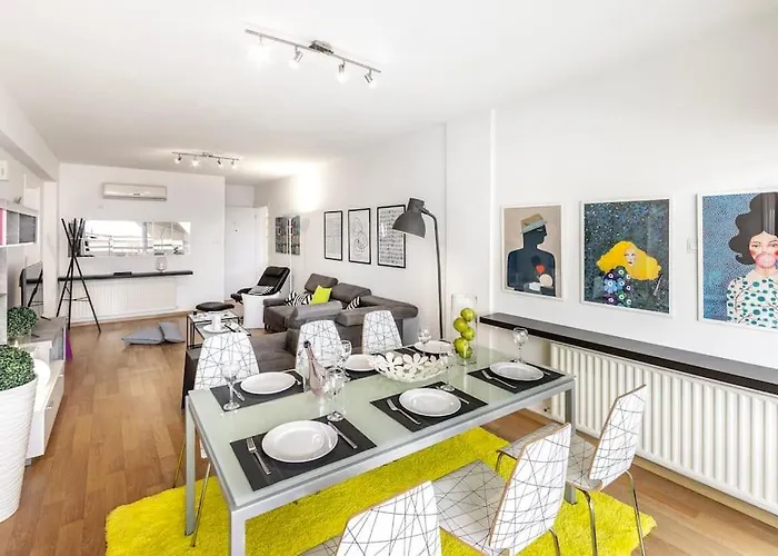 Luxurious Bright & Stylish 2br With Office In * Нікосія