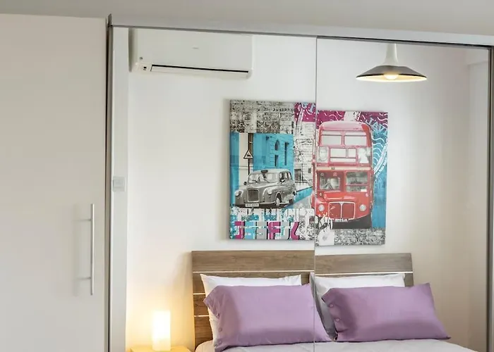 شقة Luxurious Bright & Stylish 2br With Office In نيقوسيا