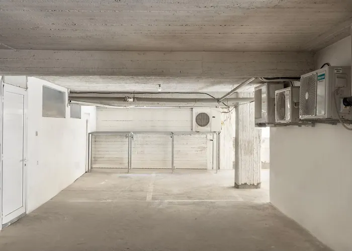 Luxurious Bright & Stylish 2br With Office In Nicosia