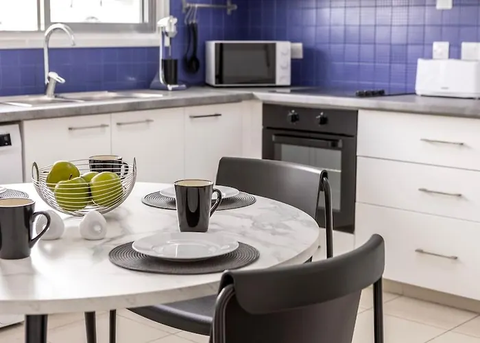 Luxurious Bright & Stylish 2br With Office In Lägenhet *
